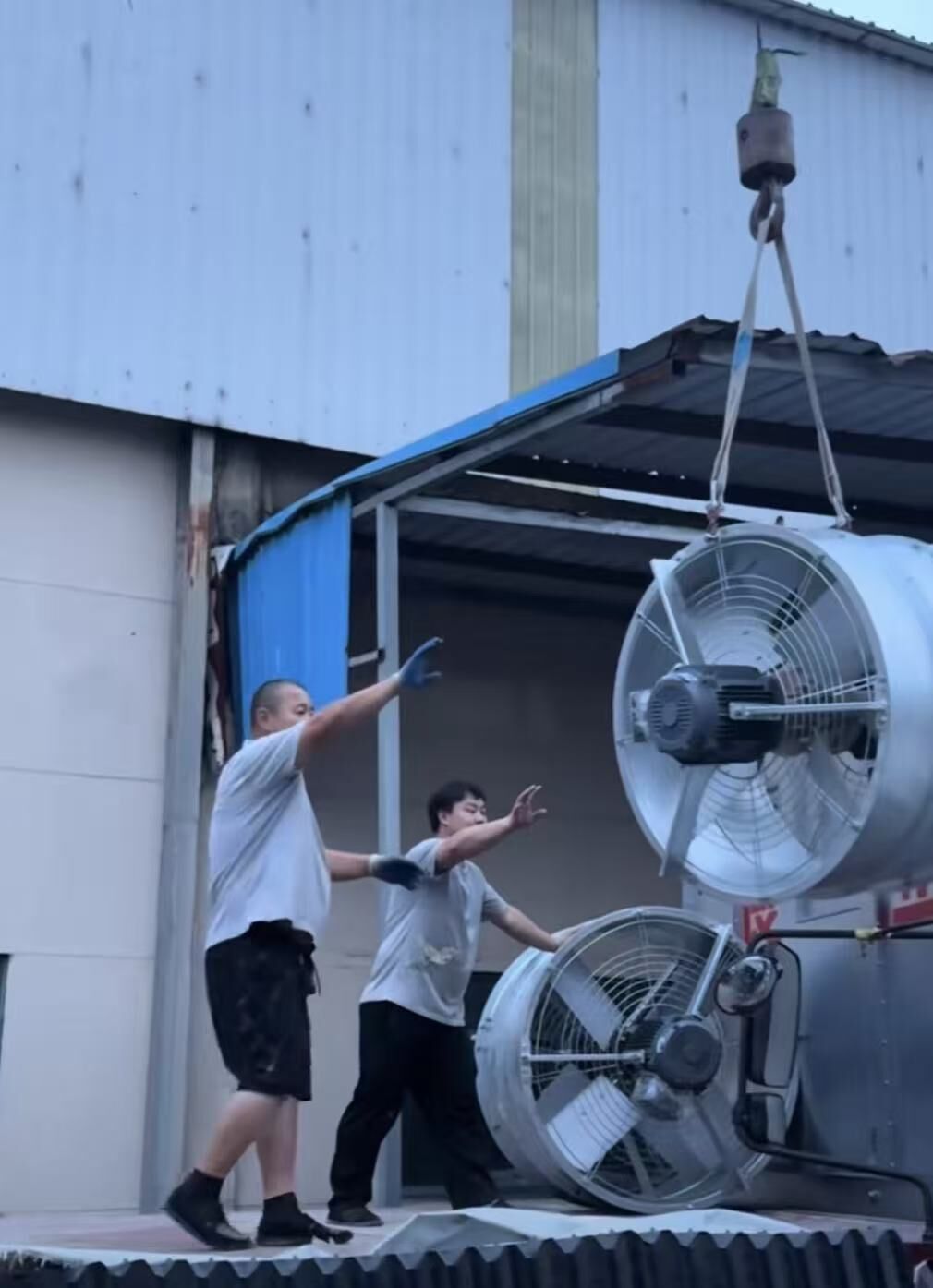 Cooling tower fans container loading for overseas shipment